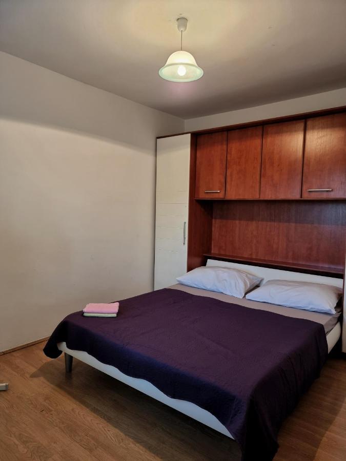 Guesthouse Dila Galovac  Buitenkant foto