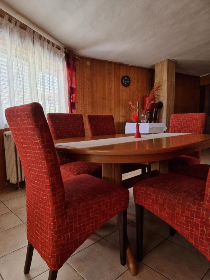 Guesthouse Dila Galovac  Buitenkant foto