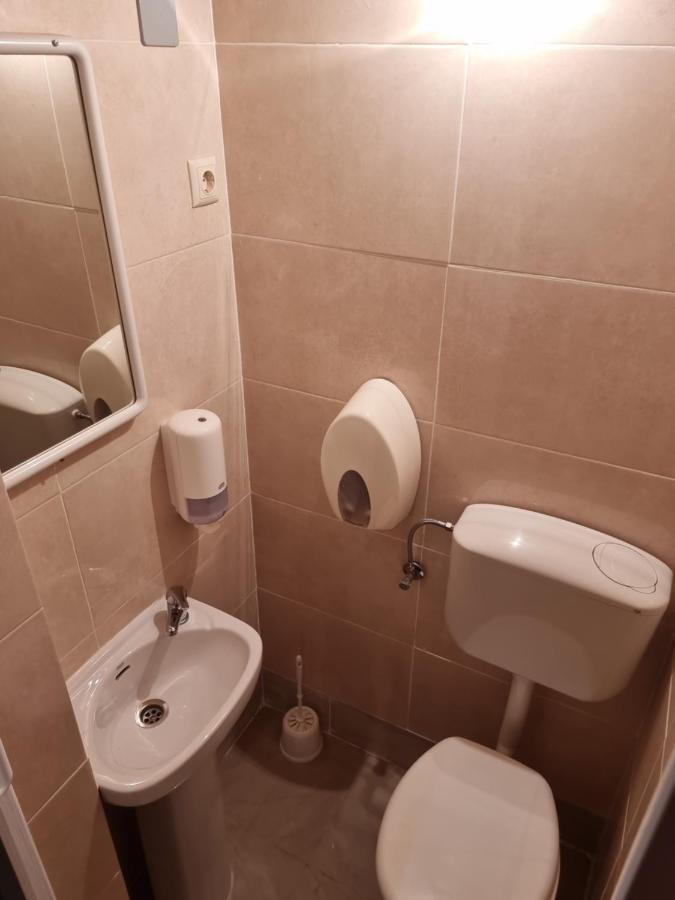 Guesthouse Dila Galovac  Buitenkant foto